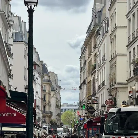 2e Arrondissement Apartment