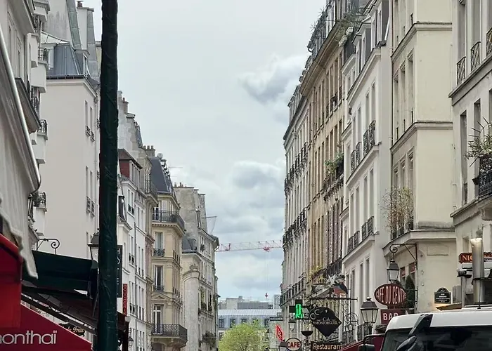 2e Arrondissement Apartment